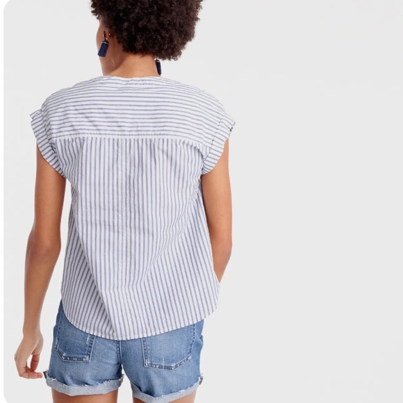 J. Crew Style G3923 100% Cotton Poplin Lace-up Front Popover Striped Blouse 💙🤍 - Picture 2 of 12